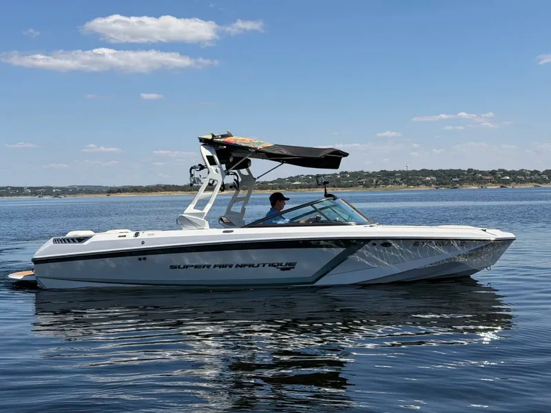Slide: The Image of Correct Craft Super Air Nautique GS22 2019 - 8