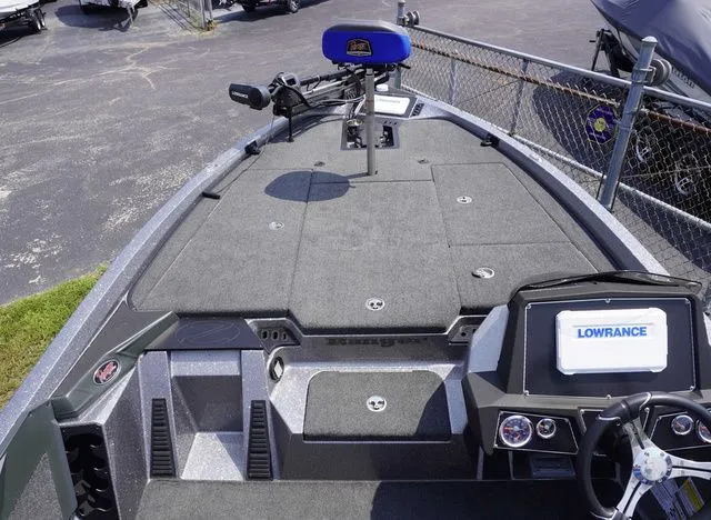 Slide: The Image of Ranger Z518 2024 - 13