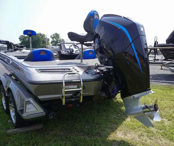 Slide: The Image of Ranger Z518 2024 - 5