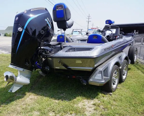 Slide: The Image of Ranger Z518 2024 - 6