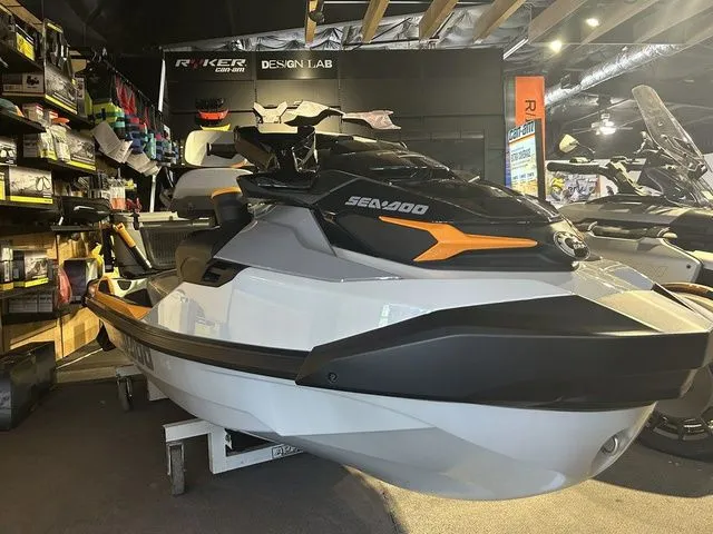 Slide: The Image of Sea-Doo FISH PRO 2025 - 5