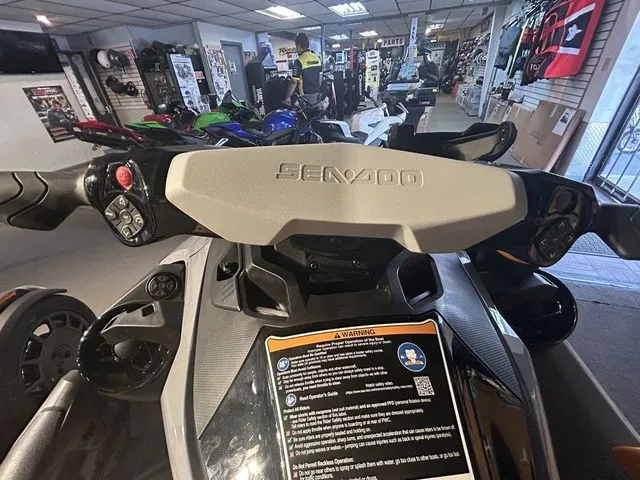 Slide: The Image of Sea-Doo FISH PRO 2025 - 8