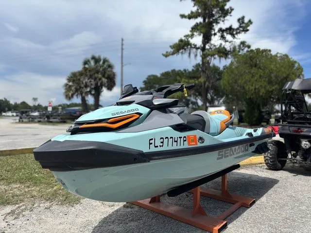 Slide: The Image of Sea-Doo Wake 2023 - 4