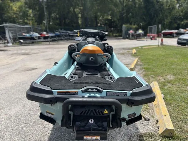 Slide: The Image of Sea-Doo Wake 2023 - 7
