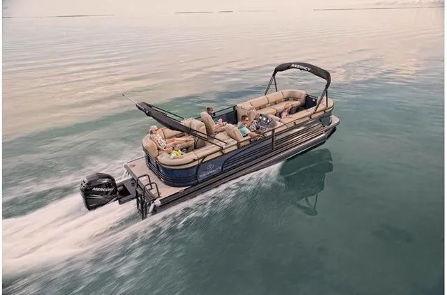 Slide: The Image of Regency 250 LE3 2020 - 1