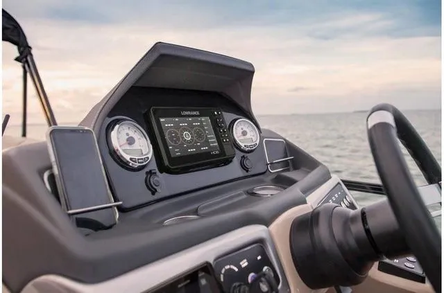 Slide: The Image of Regency 250 LE3 2020 - 10