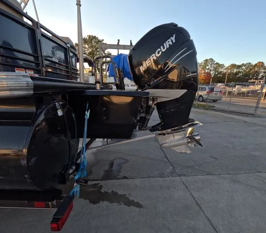 Slide: The Image of Regency 250 LE3 2020 - 11