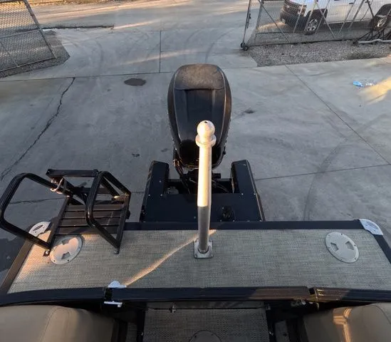 Slide: The Image of Regency 250 LE3 2020 - 13