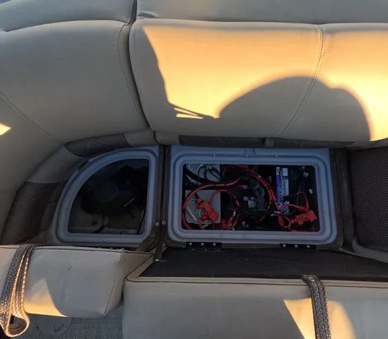 Slide: The Image of Regency 250 LE3 2020 - 15