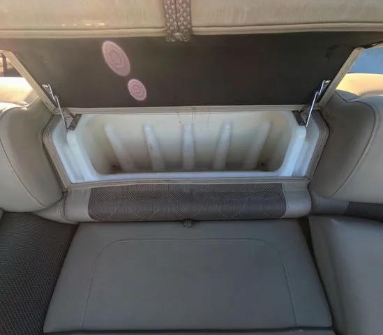 Slide: The Image of Regency 250 LE3 2020 - 18