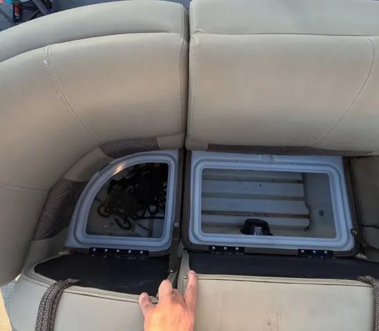 Slide: The Image of Regency 250 LE3 2020 - 32