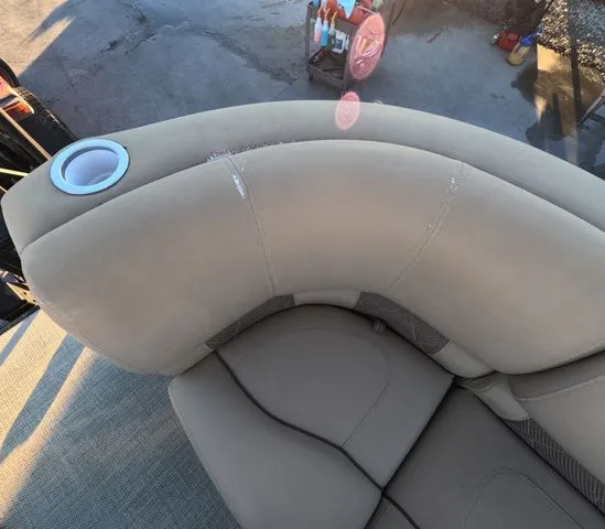 Slide: The Image of Regency 250 LE3 2020 - 34