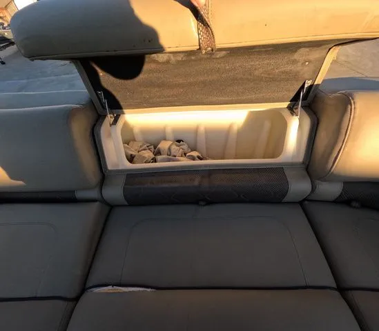 Slide: The Image of Regency 250 LE3 2020 - 41