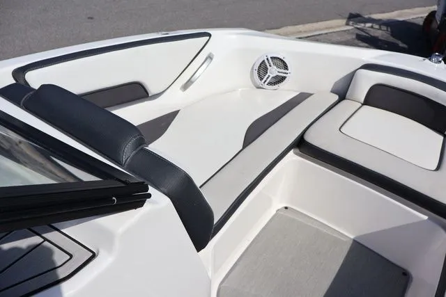 Slide: The Image of Yamaha AR195 2024 - 14