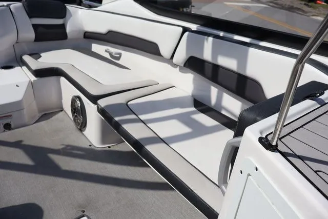 Slide: The Image of Yamaha AR195 2024 - 16