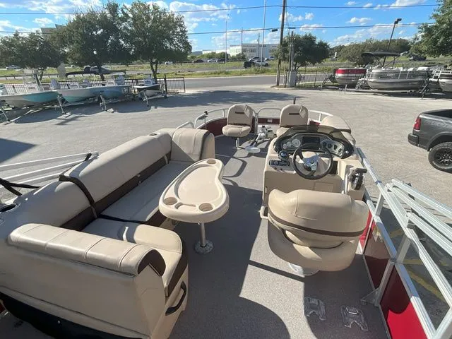 Slide: The Image of Sun Tracker Fishin' Barge 20 DLX 2018 - 5