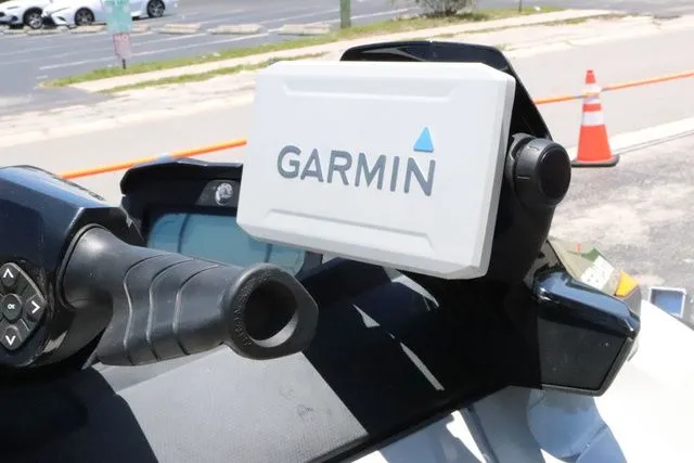 Slide: The Image of Sea-Doo Fish Pro™ iDF & Sound System 2021 - 15