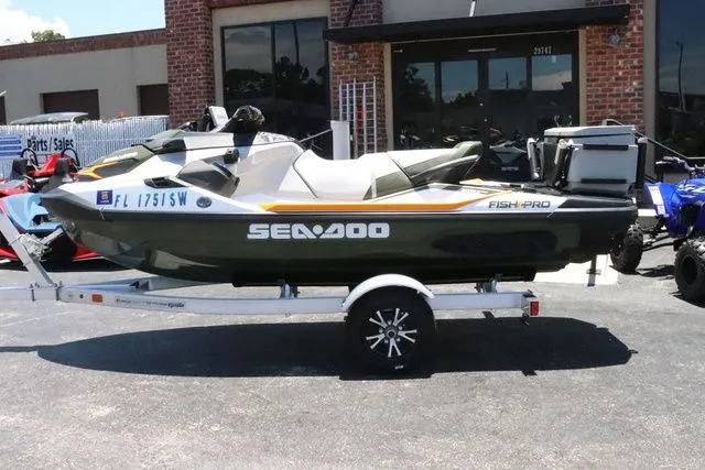 Slide: The Image of Sea-Doo Fish Pro™ iDF & Sound System 2021 - 3