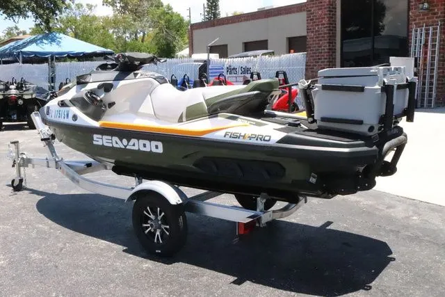 Slide: The Image of Sea-Doo Fish Pro™ iDF & Sound System 2021 - 4