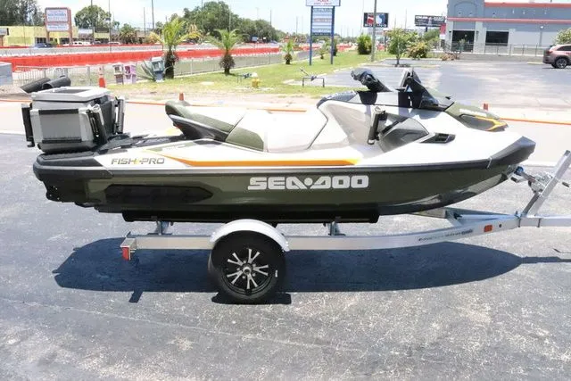 Slide: The Image of Sea-Doo Fish Pro™ iDF & Sound System 2021 - 7