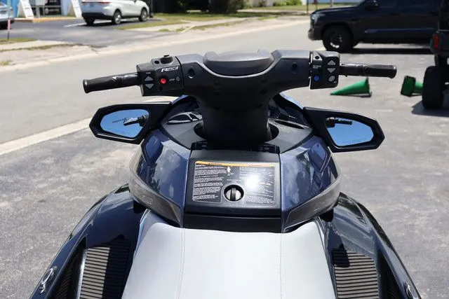 Slide: The Image of Yamaha FX CR 2016 - 14