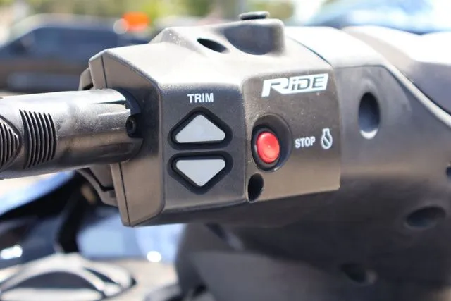 Slide: The Image of Yamaha FX CR 2016 - 15