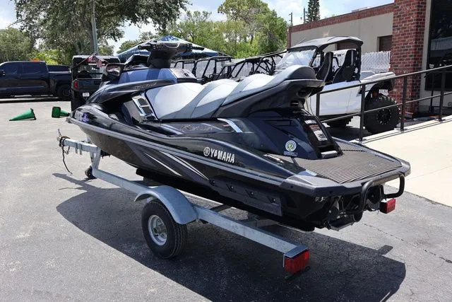 Slide: The Image of Yamaha FX CR 2016 - 4