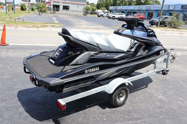 Slide: The Image of Yamaha FX CR 2016 - 6