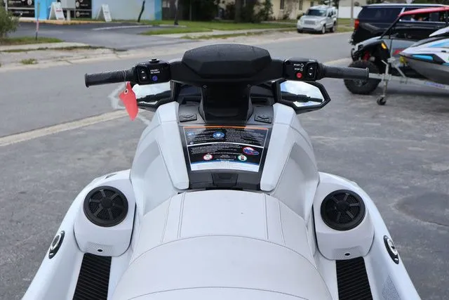 Slide: The Image of Yamaha VX CRUISER HO W/AUDIO- WHITE 2023 - 12