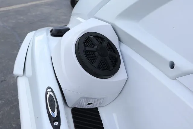 Slide: The Image of Yamaha VX CRUISER HO W/AUDIO- WHITE 2023 - 13