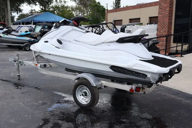 Slide: The Image of Yamaha VX CRUISER HO W/AUDIO- WHITE 2023 - 4