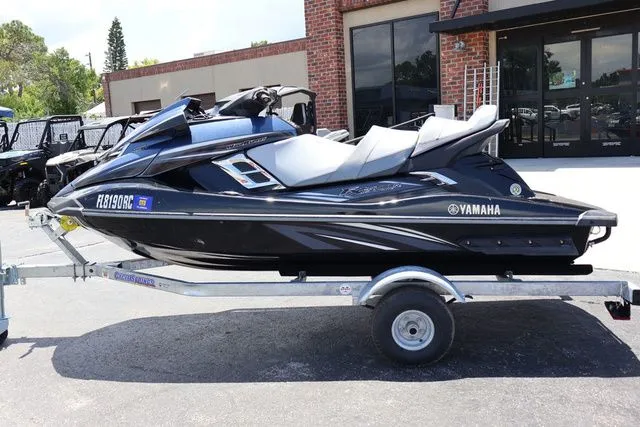 Slide: The Image of Yamaha FX CR 2016 - 3