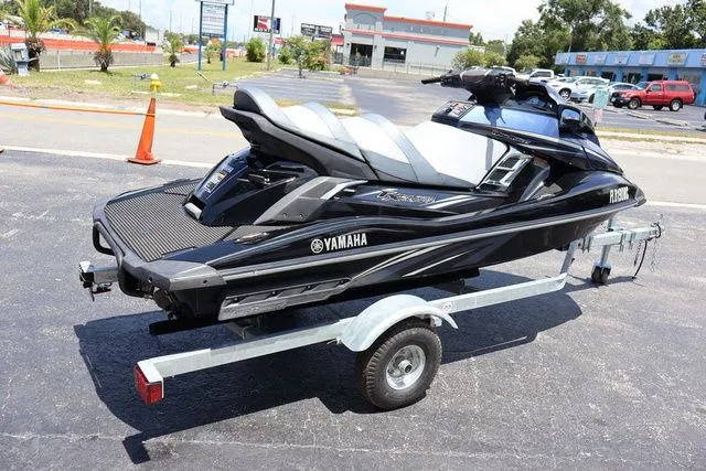 Slide: The Image of Yamaha FX CR 2016 - 6