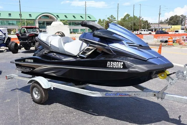 Slide: The Image of Yamaha FX CR 2016 - 8