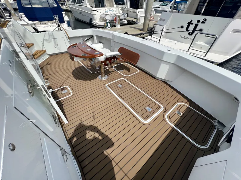 Slide: The Image of Hatteras 82 Convertible 1996 - 10