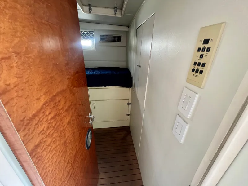 Slide: The Image of Hatteras 82 Convertible 1996 - 112