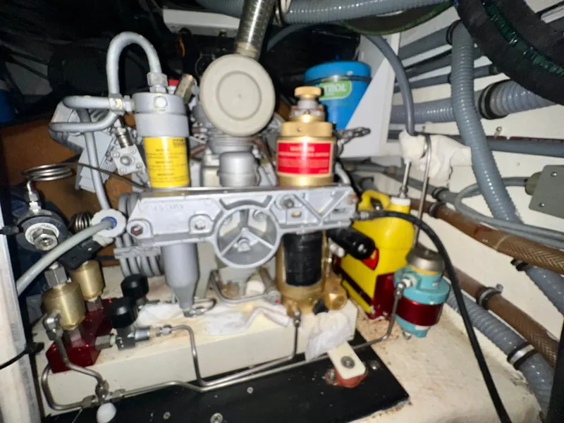 Slide: The Image of Hatteras 82 Convertible 1996 - 115