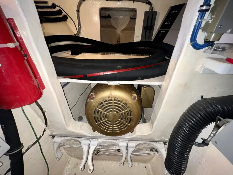 Slide: The Image of Hatteras 82 Convertible 1996 - 119