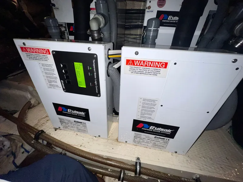 Slide: The Image of Hatteras 82 Convertible 1996 - 121