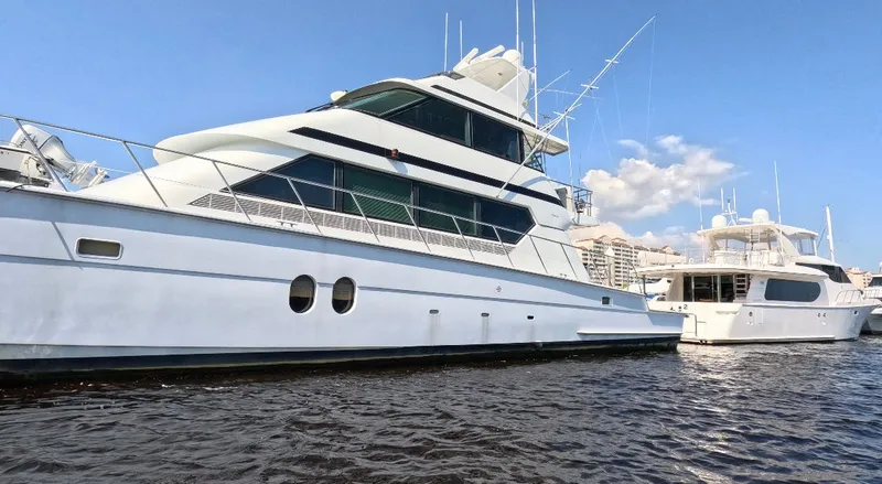 Slide: The Image of Hatteras 82 Convertible 1996 - 127