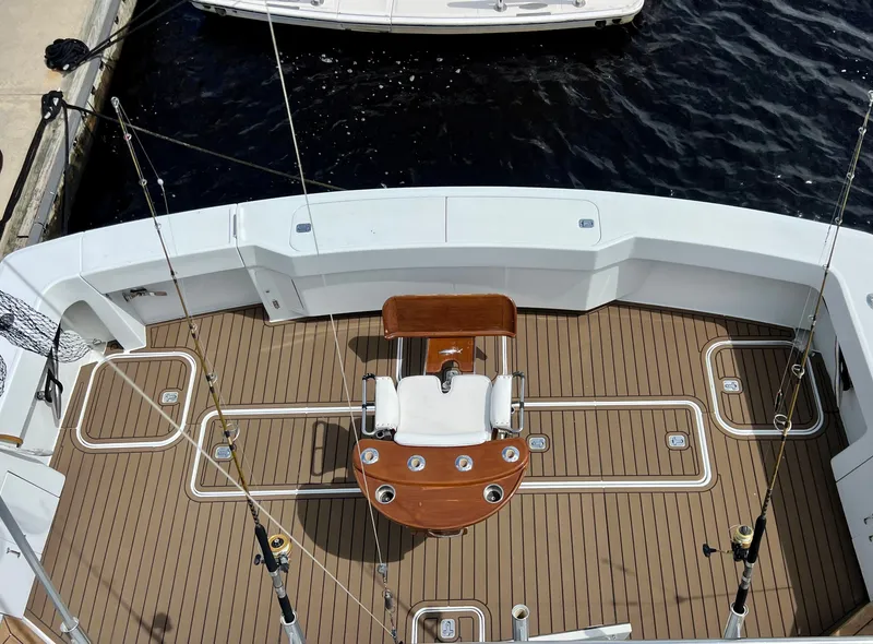 Slide: The Image of Hatteras 82 Convertible 1996 - 21