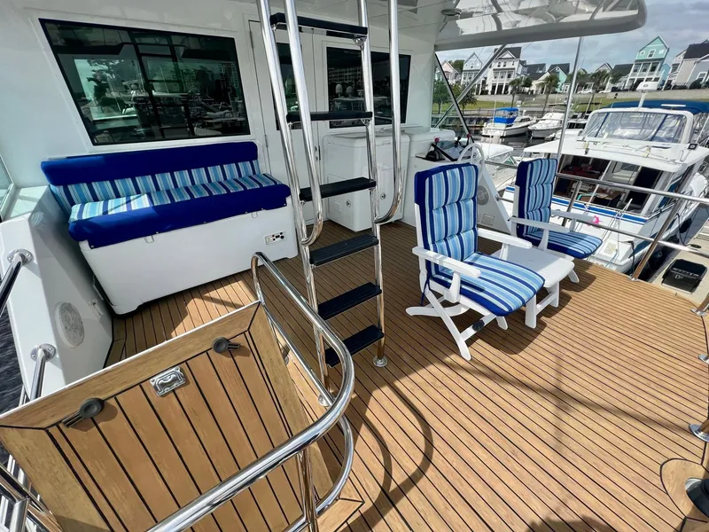 Slide: The Image of Hatteras 82 Convertible 1996 - 22