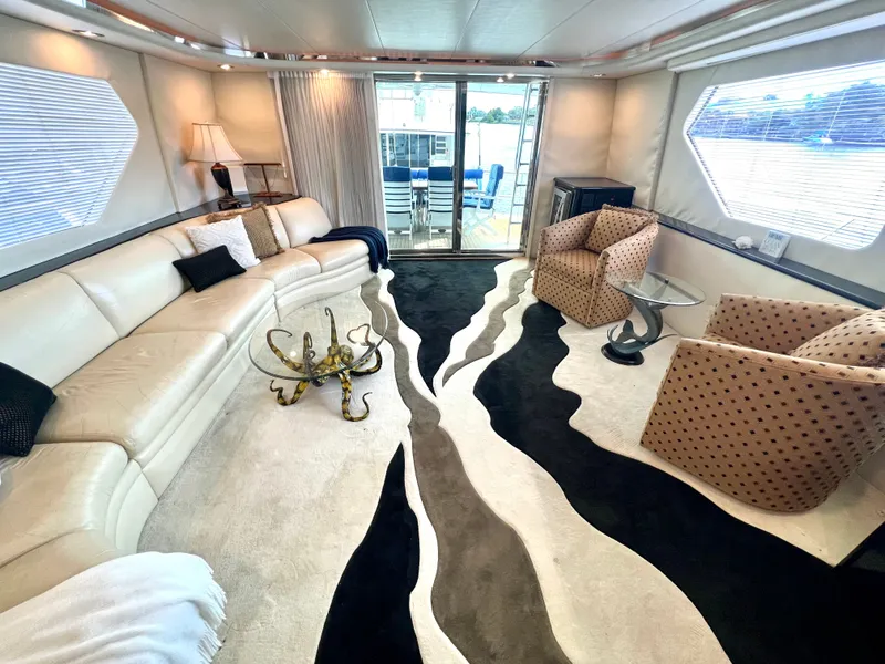 Slide: The Image of Hatteras 82 Convertible 1996 - 36