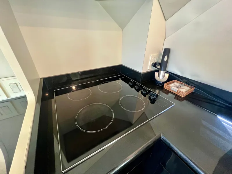 Slide: The Image of Hatteras 82 Convertible 1996 - 43