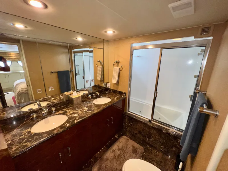 Slide: The Image of Hatteras 82 Convertible 1996 - 61