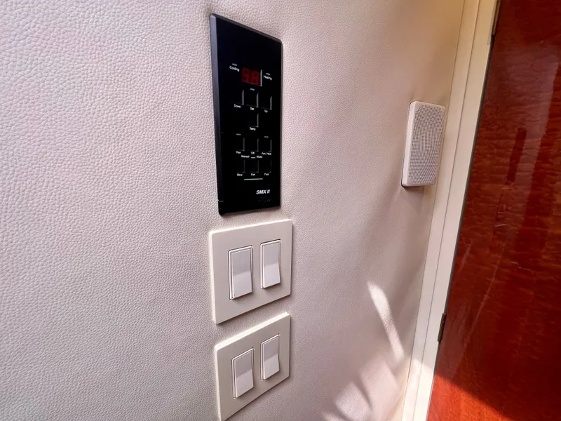 Slide: The Image of Hatteras 82 Convertible 1996 - 64