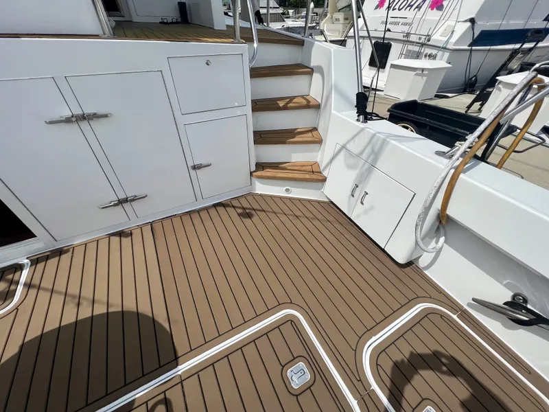 Slide: The Image of Hatteras 82 Convertible 1996 - 7