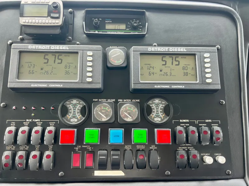 Slide: The Image of Hatteras 82 Convertible 1996 - 83