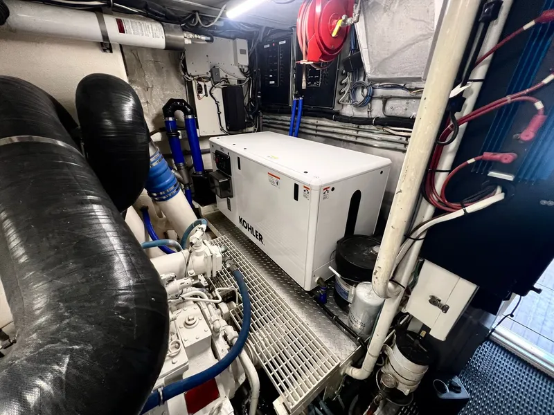 Slide: The Image of Hatteras 82 Convertible 1996 - 96