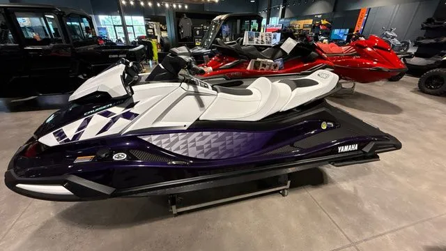 Slide: The Image of Yamaha VX Cruiser HO 2026 - 10